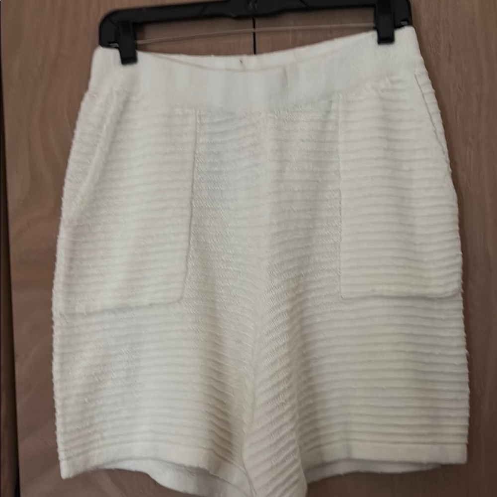 Free People Beach Cruising  Knit Creamy White Textured Shorts w/pockets Size L
